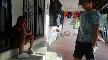 Mi Vecino Cachondo Me Folla Cuando Su Esposa No Esta free video