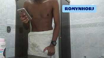 Tocando Uma Punheta No Banheiro Ate Gozar free video