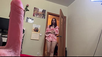She Caught Her Stranger Masturbating And Took Him To Her Room free video
