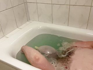 Bhdl - The Breathtub 4 - First Under Water Latexglove Breathplay Try
