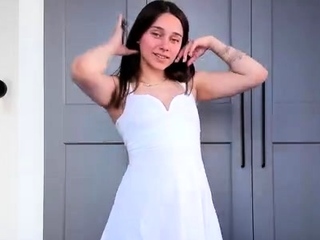 Amateur Hot Teen Brunette Makes Her Tongue Dance free video